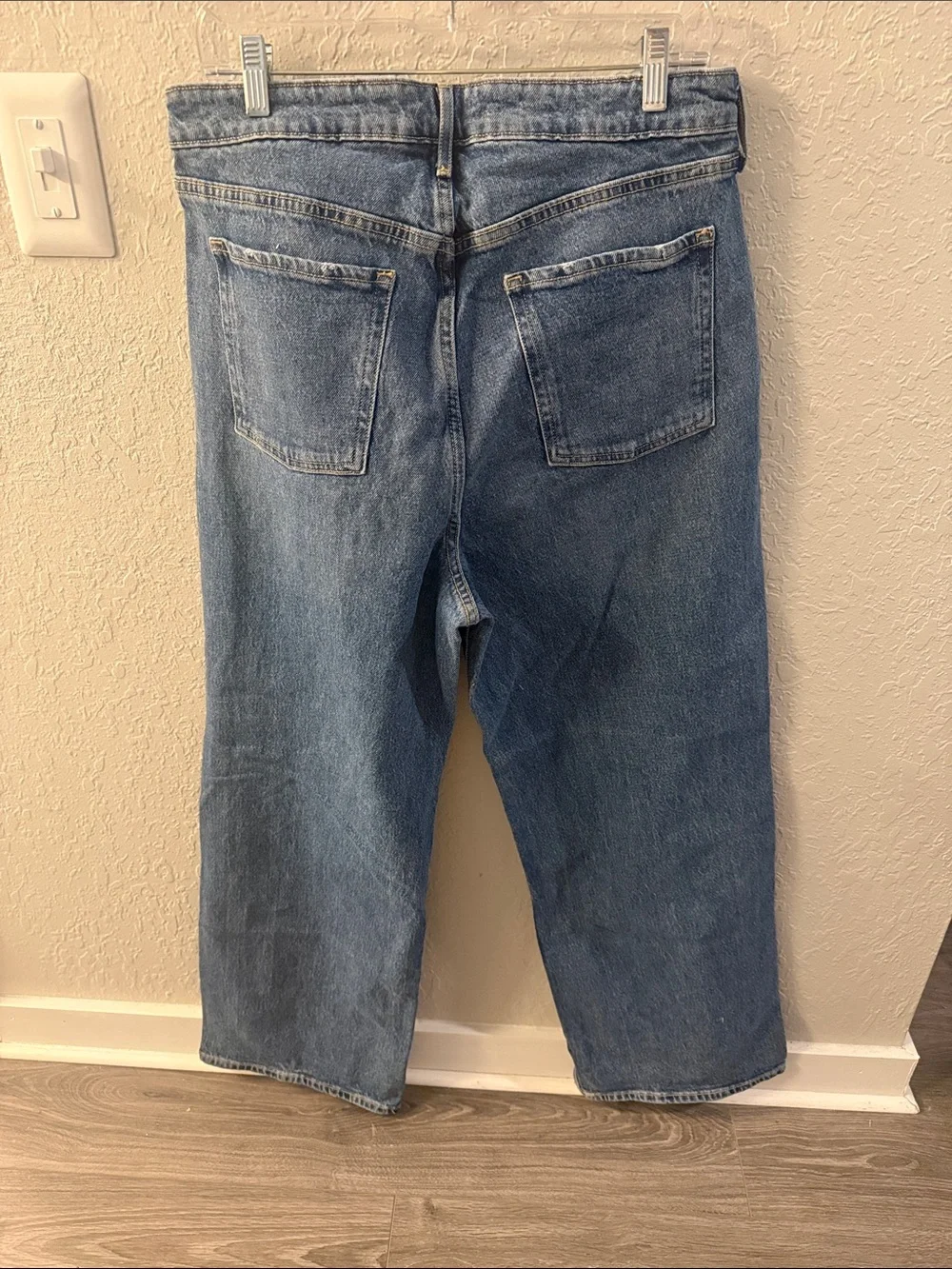 Old Navy Men's Light Blue Relaxed Fit Jeans